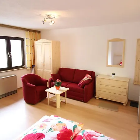 In Near Lift 아파트 레오강